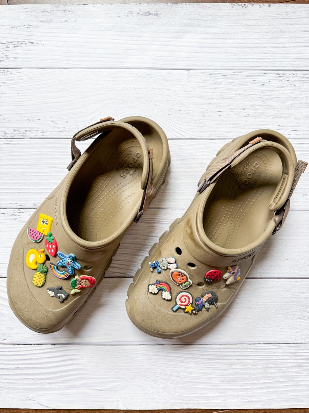 Crocs Classic All Terrain Clogs Tan Khaki M9 W11 Outdoor Shoes With 14 Jibbitz